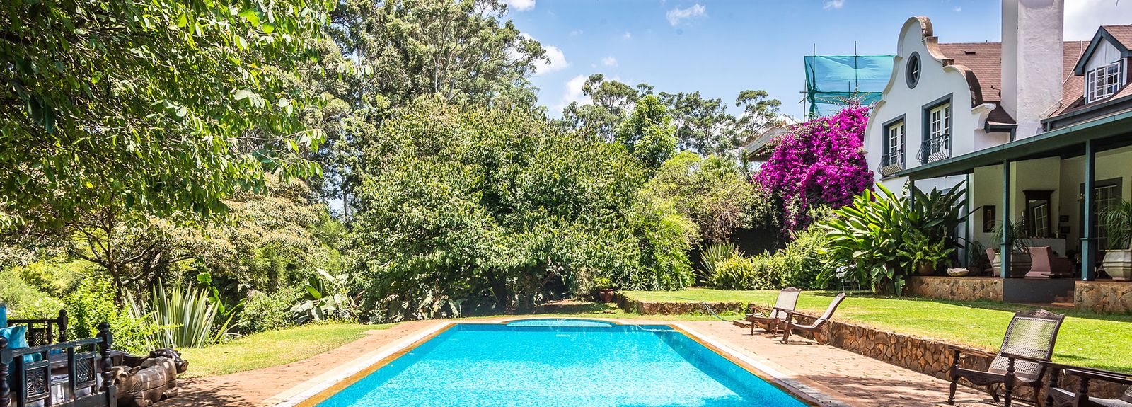 A Karen home with pool and mature garden, minutes from The Waterfront