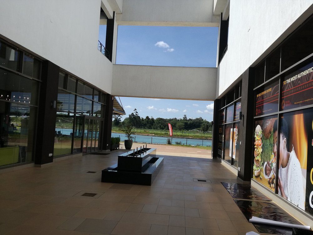 Glass-fronted restaurant with a view over the lake